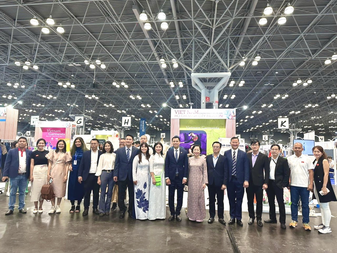 Đoàn DN tham dự Hội chợ Dệt may Texworld Evolution New York 2024